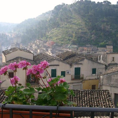 Chicchi Di Melograno Bed & Breakfast Modica Dış mekan fotoğraf