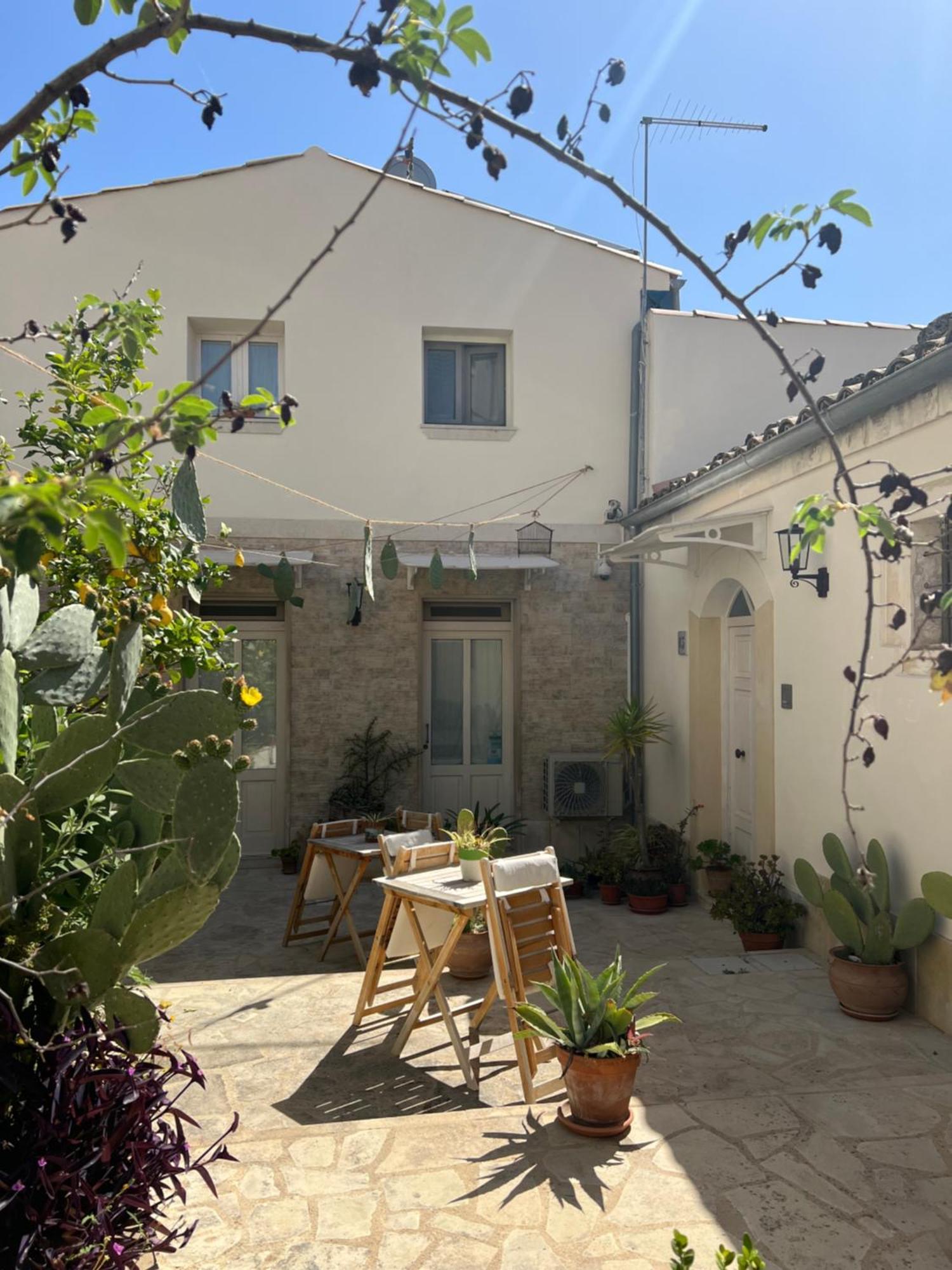 Chicchi Di Melograno Bed & Breakfast Modica Dış mekan fotoğraf